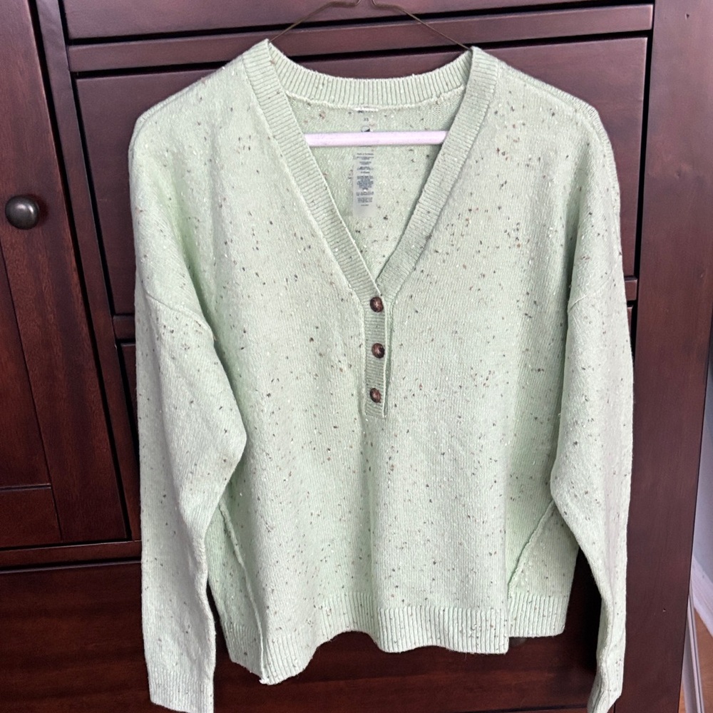 Lou & Grey Light Green V-Neck Sweater